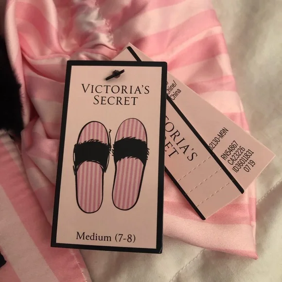 Victoria’s Secret Striped Slippers with pouch - Picture 6 of 6